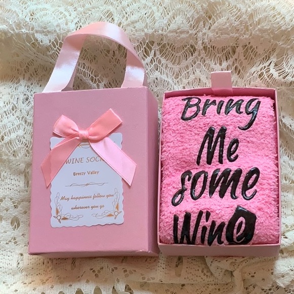 Pink Wine Socks - Slippers - NWOT -  Pink Gift Box - Writing on Bottom - Picture 2 of 5